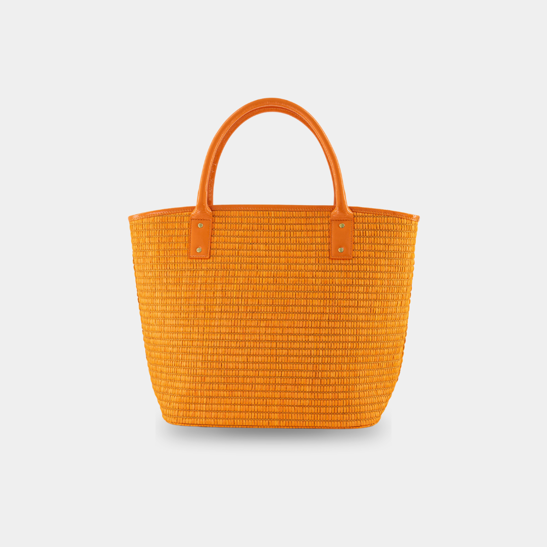 حقيبة شاطئية باللون البرتقالي